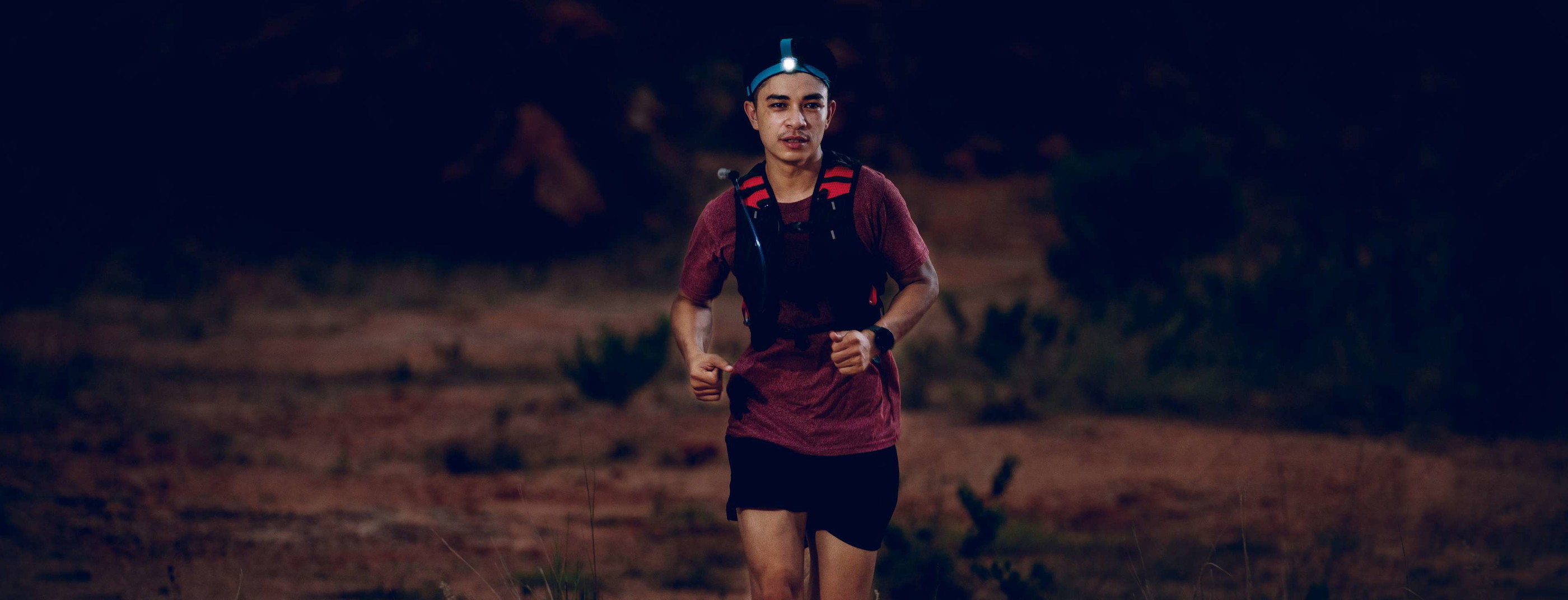 Lopen in het donker: zo blijf je zichtbaar én veilig header image