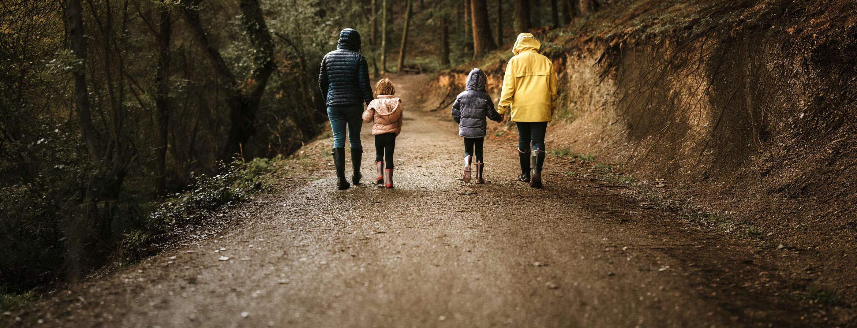 Wandelen in de regen: tips om droog en comfortabel op pad te gaan header image