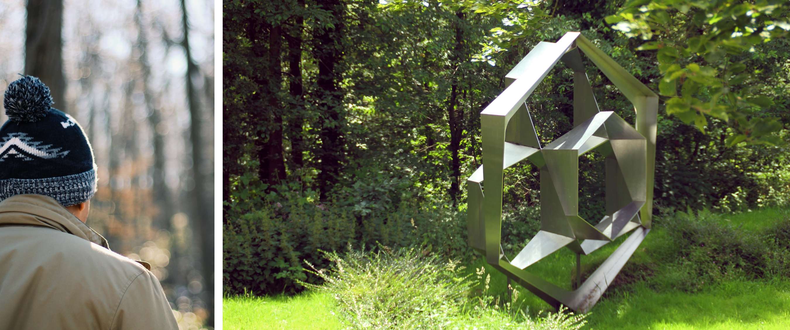Abstracte metalen sculptuur met hoekige vormen staat op een open plek tussen groene bomen.